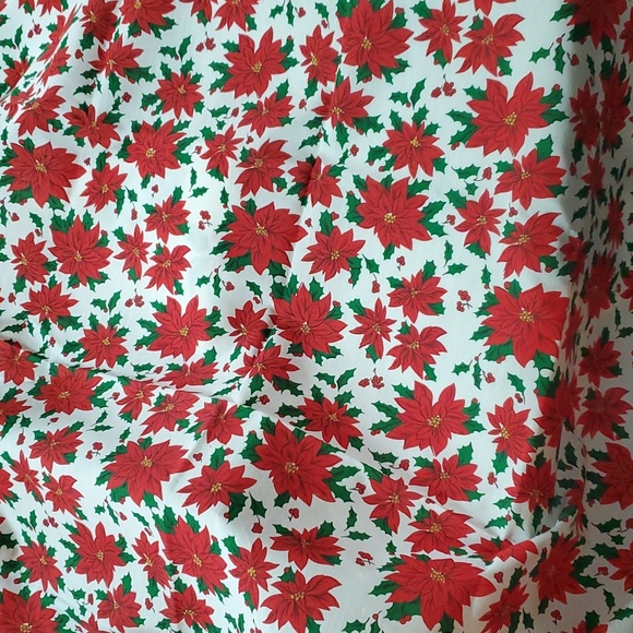 About 36" square table cover, Christmas crochet edges. - Picture 4 of 5